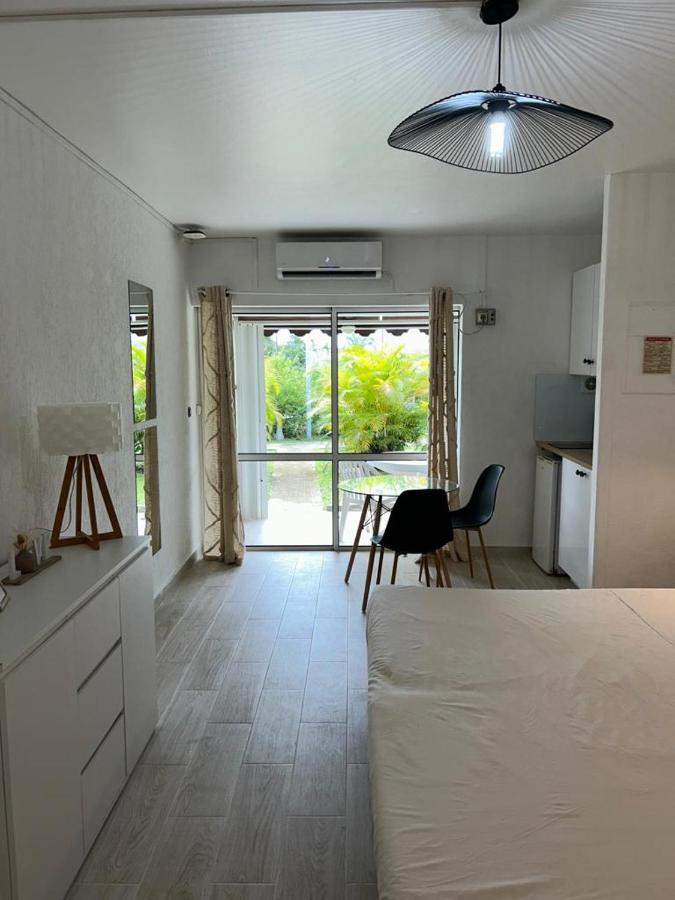 Superbe Studio Avec Piscine, Au Coeur De La Marina! Village Soleil ! Proche Aeroport & Ferry Le Gosier  Extérieur photo