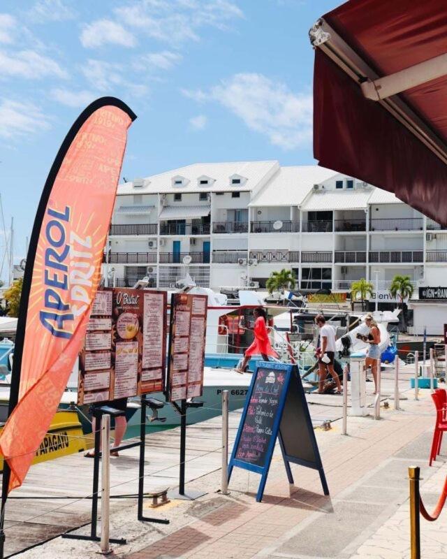 Superbe Studio Avec Piscine, Au Coeur De La Marina! Village Soleil ! Proche Aeroport & Ferry Le Gosier  Extérieur photo