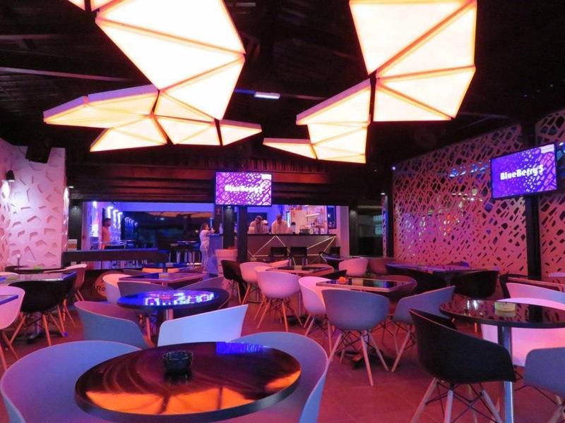 Superbe Studio Avec Piscine, Au Coeur De La Marina! Village Soleil ! Proche Aeroport & Ferry Le Gosier  Extérieur photo