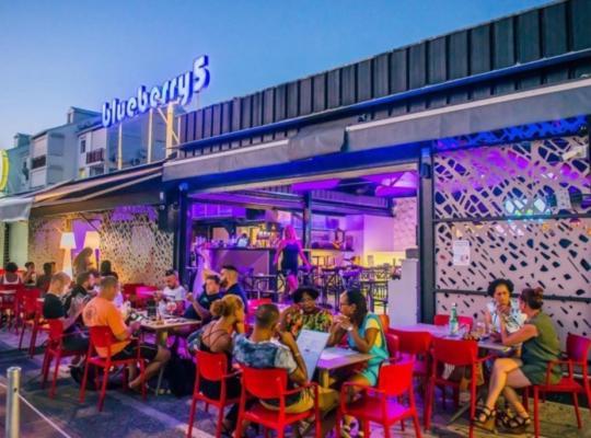 Superbe Studio Avec Piscine, Au Coeur De La Marina! Village Soleil ! Proche Aeroport & Ferry Le Gosier  Extérieur photo